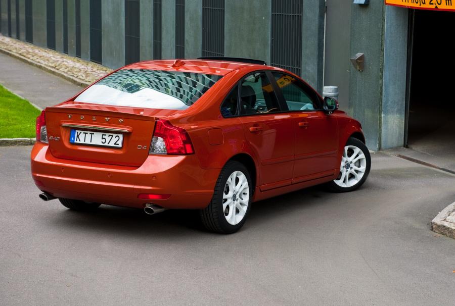  Volvo S40 2008 года  (фото 12 из 105)